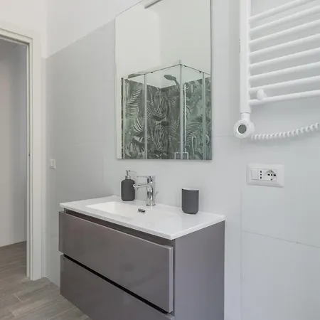 Domus Ponte Lungo Appartement *