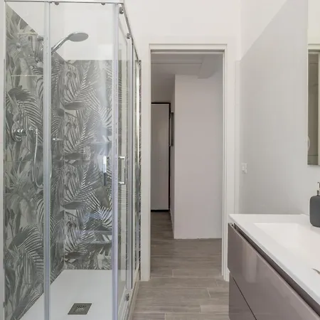 Domus Ponte Lungo Apartment