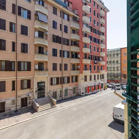 Domus Ponte Lungo Apartment